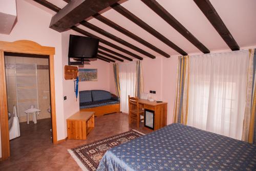 room detail thumbnail 0