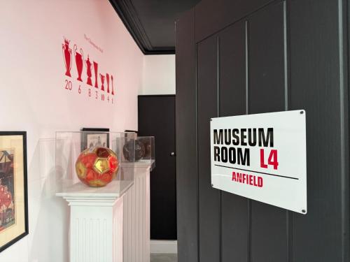 Anfield Abode - ENTIRE LFC THEMED HOUSE - Sleeps 6, Liverpool (photo 5)