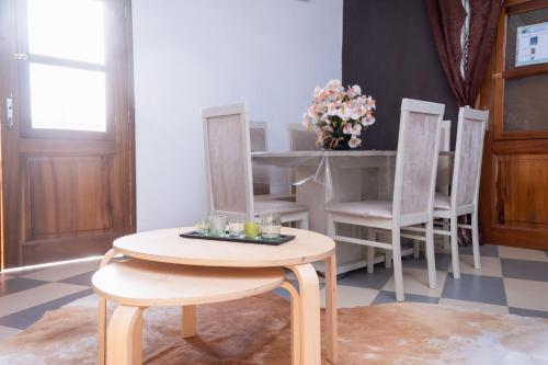 sala de TV, Résidence Koto (Residence Koto) in Rufisque