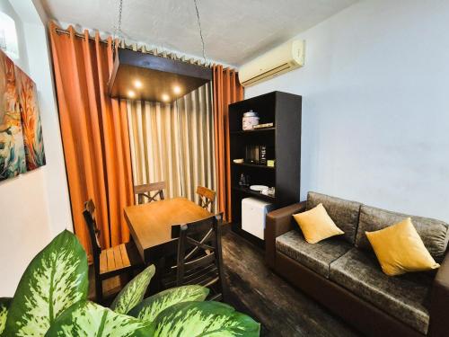 Shiloh Apartments - main image