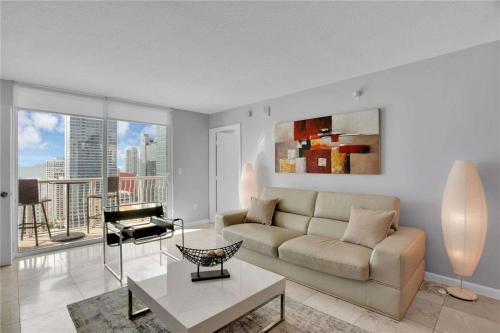 Beautiful Apt -Ocean View -Pool & Gym, Miami