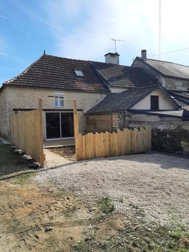 Gîte de campagne 4 ou 5 personnes (Gite de campagne 4 ou 5 personnes) in ชาเตลโรลต์