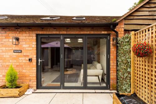 The Cowshed - Luxury Barn with Hot Tub in ברומסגרוב