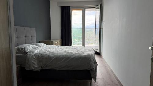 Penthouse Views-Free Pool & Spa, Skopje (fotografie 3)