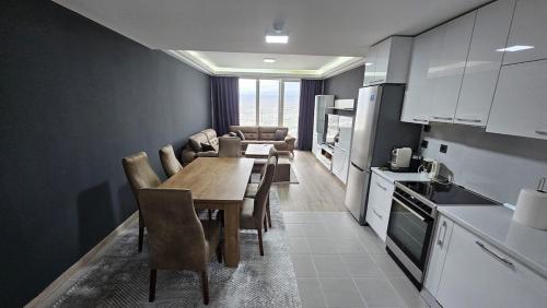 Penthouse Views-Free Pool & Spa, Skopje (fotografie 4)
