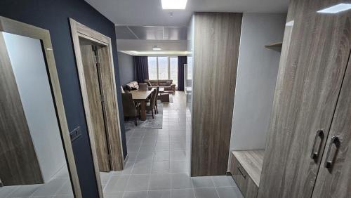 Penthouse Views-Free Pool & Spa, Skopje (fotografie 8)