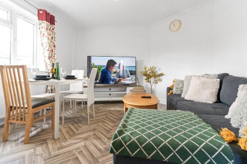 Cozy 3 Bed Room House for Longer stay gîte à louer Milking Bank Primary