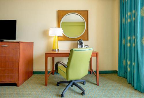 Holiday Inn & Suites North Beach Hotel an IHG Hotel - image 13