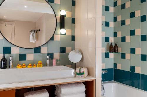 Yuna Montmartre - ApartHotel - image 10