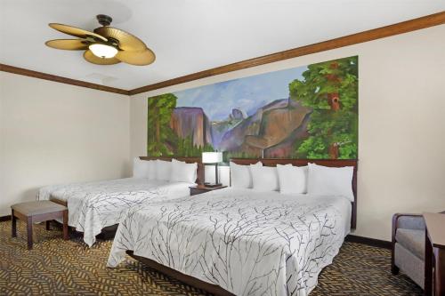Best Western Plus Yosemite Gateway Inn Room Type - King Room with Two King Beds - Non-Smoking