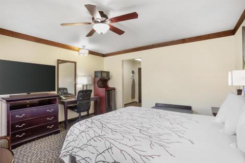 Best Western Plus Yosemite Gateway Inn - image 6