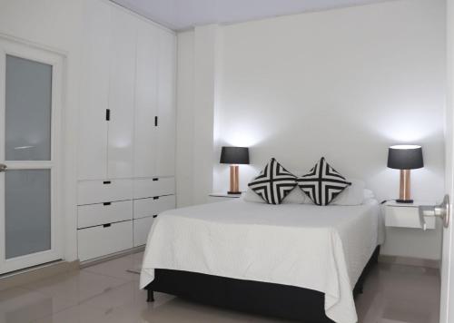 Valasiuk sede Grama near La Vanguardia Airport