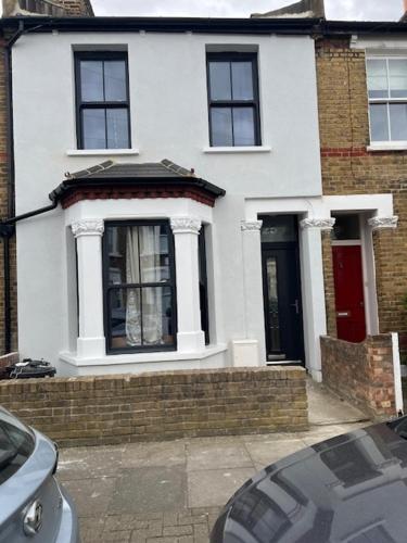 GRAVENEY HOUSE -Sleeps 8 - London Zone 3 gîte à louer St Georges Hospital