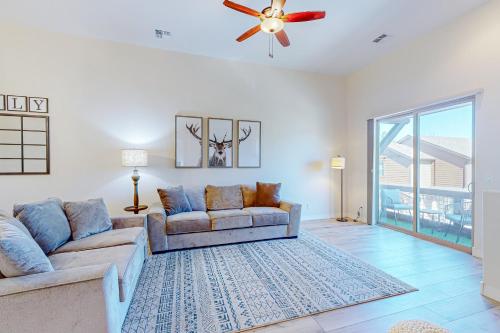 Presidio Pines Retreat near Arborétum