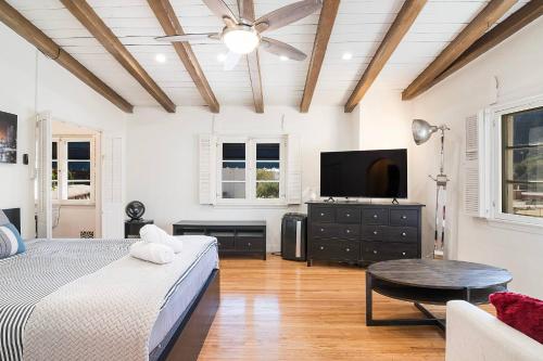 Beverly Hills Studio Retreat with Full Kitchen, Los Angeles (fotografie 8)