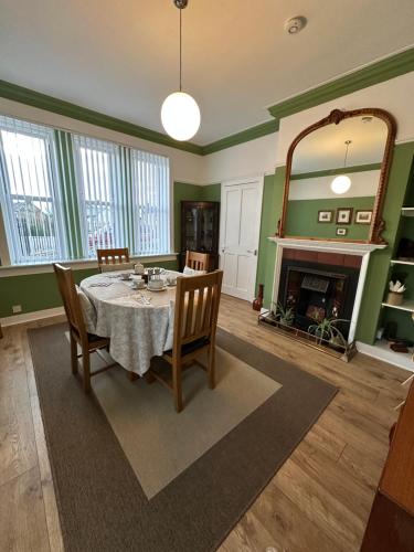 Їжа та напої, Peel House Bed and Breakfast in Герван