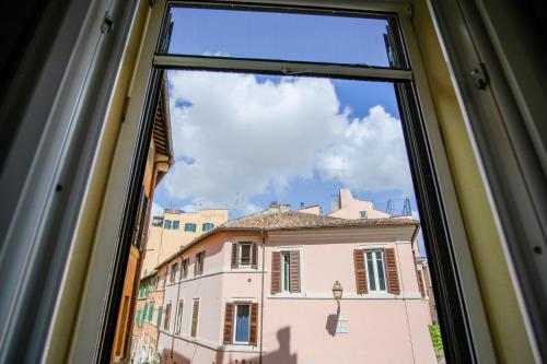 Elegantis Trastevere Modern Apartment - Comfort in Rome Most Charming District, Rom (Foto 2)