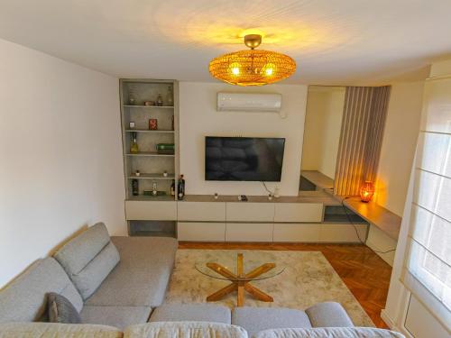 Three-Bedroom Apartment image 7