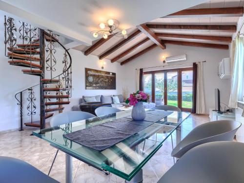 Holiday Home Villa Lucas by Interhome in Buzinija