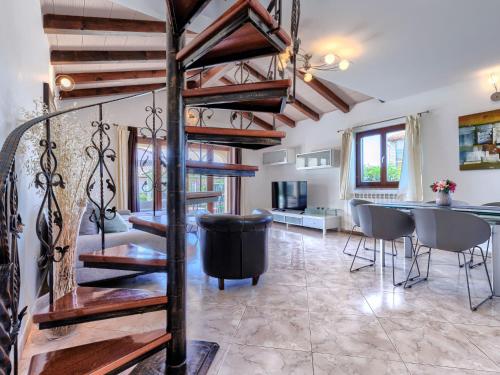 Holiday Home Villa Lucas by Interhome in Buzinija