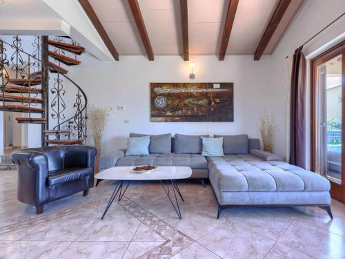 Holiday Home Villa Lucas by Interhome in Buzinija