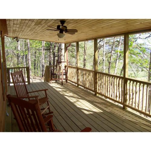 Cabin on the Hill-Peaceful 1BR 20-Acre Rural Retreat-HotTub&WiFi near Asheville, Hendersonville (foto 3)