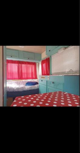 Caravana acogedora con piscina "Amantes de la naturaleza" in 阿蒙特