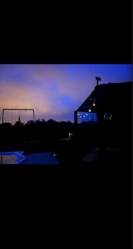 Caravana acogedora con piscina "Amantes de la naturaleza" in 阿蒙特