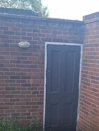Cosy 2-bed Maisonette with Private Garage in Wembley - image 3
