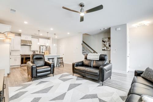 7 Mi to Dtwn: Sleek Retreat in Atlanta! in East Atlanta