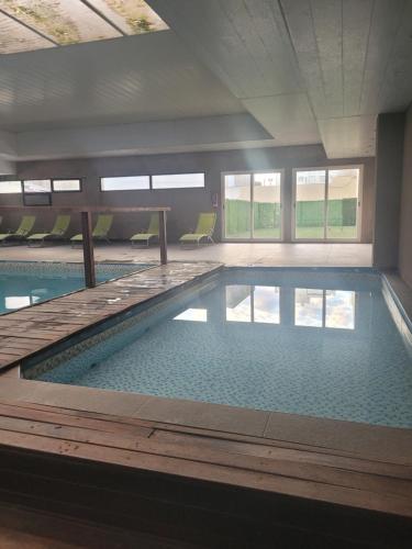 departamento Michell Necochea