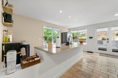 設施, Modern Escape, Pool, Golf, Game Room, Gym, 10min Lake & Downtown in 伍德斯托克