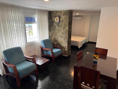 One-Bedroom Suite image 2