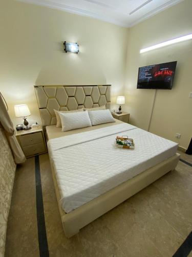 Celestial Gold - Lahore