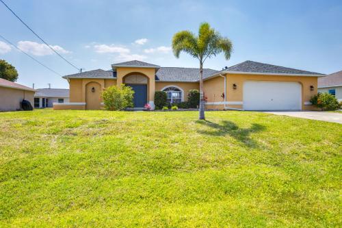 Cape Coral Family Home with Grill Pool and AC! - image 12