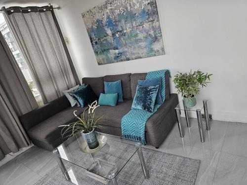 Spacious 3 Bedroom flat at 45 landward Court ,London W1H 5HB, London