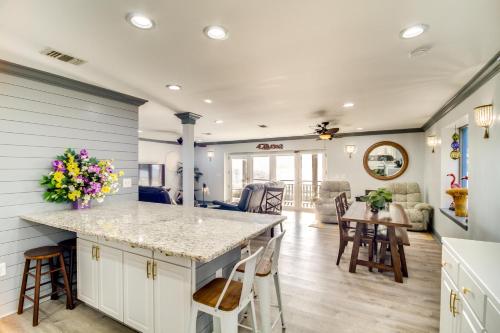 Front Row Beachfront Long Beach Getaway in Long Beach (MS)