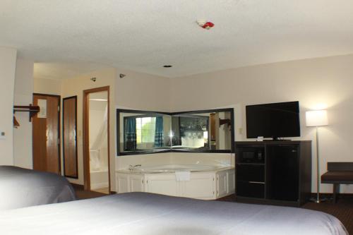 Deluxe Queen Room with Two Queen Beds - Non-Smoking