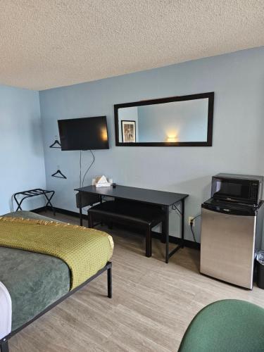 Sumner Motor Inn - image 11
