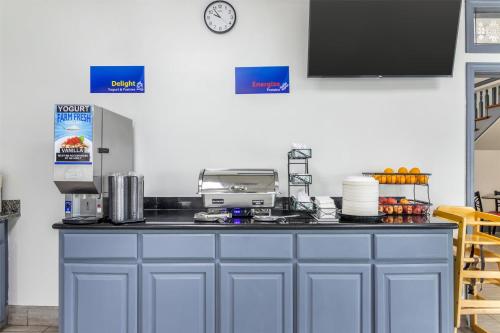 Best Western Central Inn - image 2