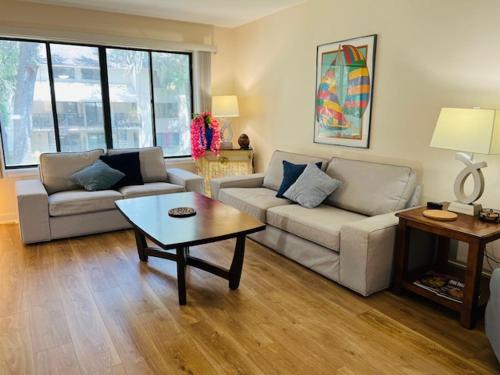 Springwood Villas with pool excess half a mile from beach detail