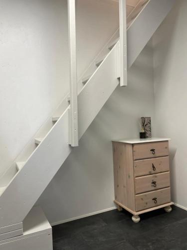 Eiðsvíkslon - The Red Boathouse by the Sea (Eiðsvikslon - The Red Boathouse by the Sea) in Norðoyar