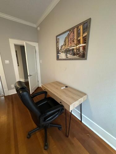 Luxury Stay in Montrose- Parma _ the Italian Plaza near มีนิล คอลเลคชั่น