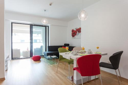 Apartment Navigatio with parking - image 9