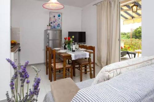 One-Bedroom Apartment with Terrace and Sea View image 10