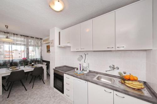 Apartments by the sea Zadar - 24422 - image 3