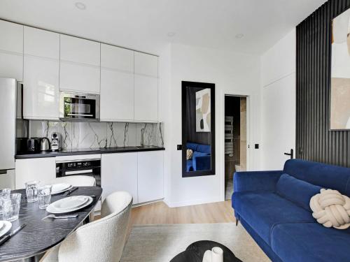 Magnificent 2BD 6P apartment - Eiffel Tower - image 2