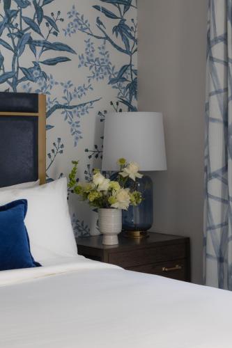 2 queen beds