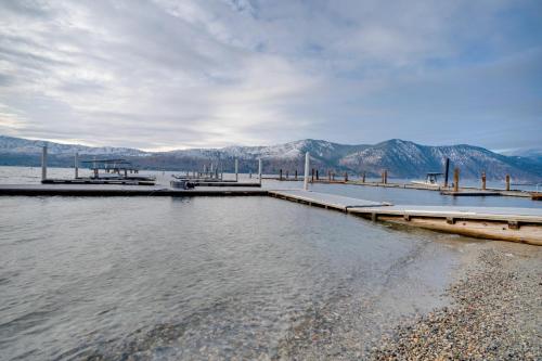 Family Home on Lake Chelan with Mtn + Lake View! in Mensona (WA)