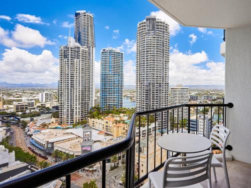 Vista, Private Hotel Rooms in Central Surfers in Gold Coast